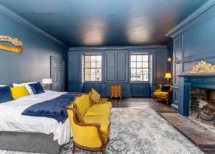 Leinster Apartment, 7 Henrietta Street, Centre Dublin